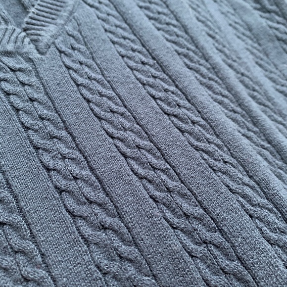 Tommy Hilfiger navy blue v-neck sweater - Picture 3 of 3